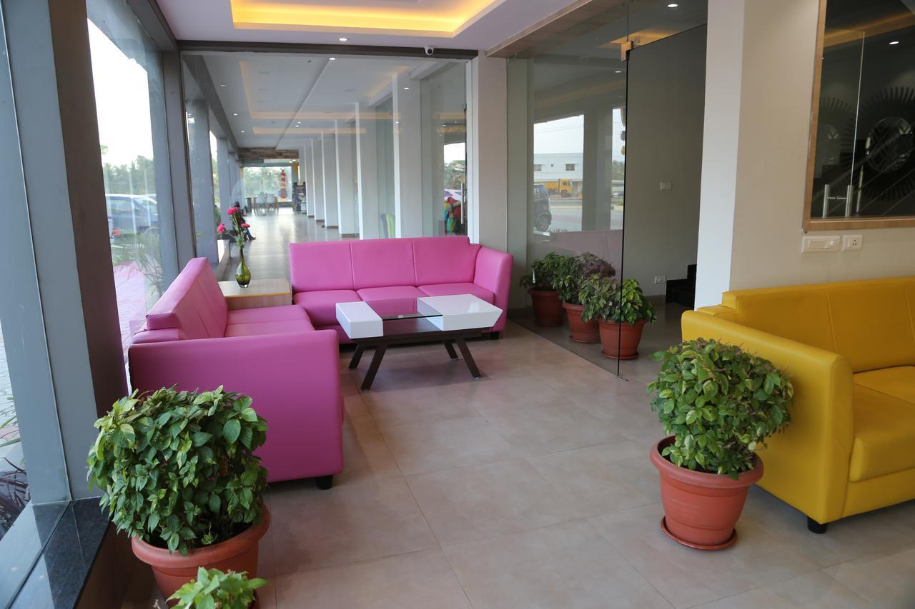 Hotel The Palm Residency- Ariyanoor Salem Esterno foto